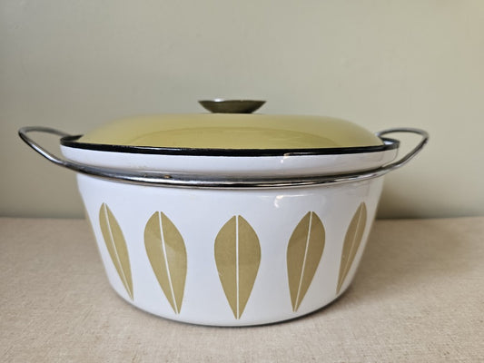Catherineholm Butterscotch Lotus Dutch Oven|9915