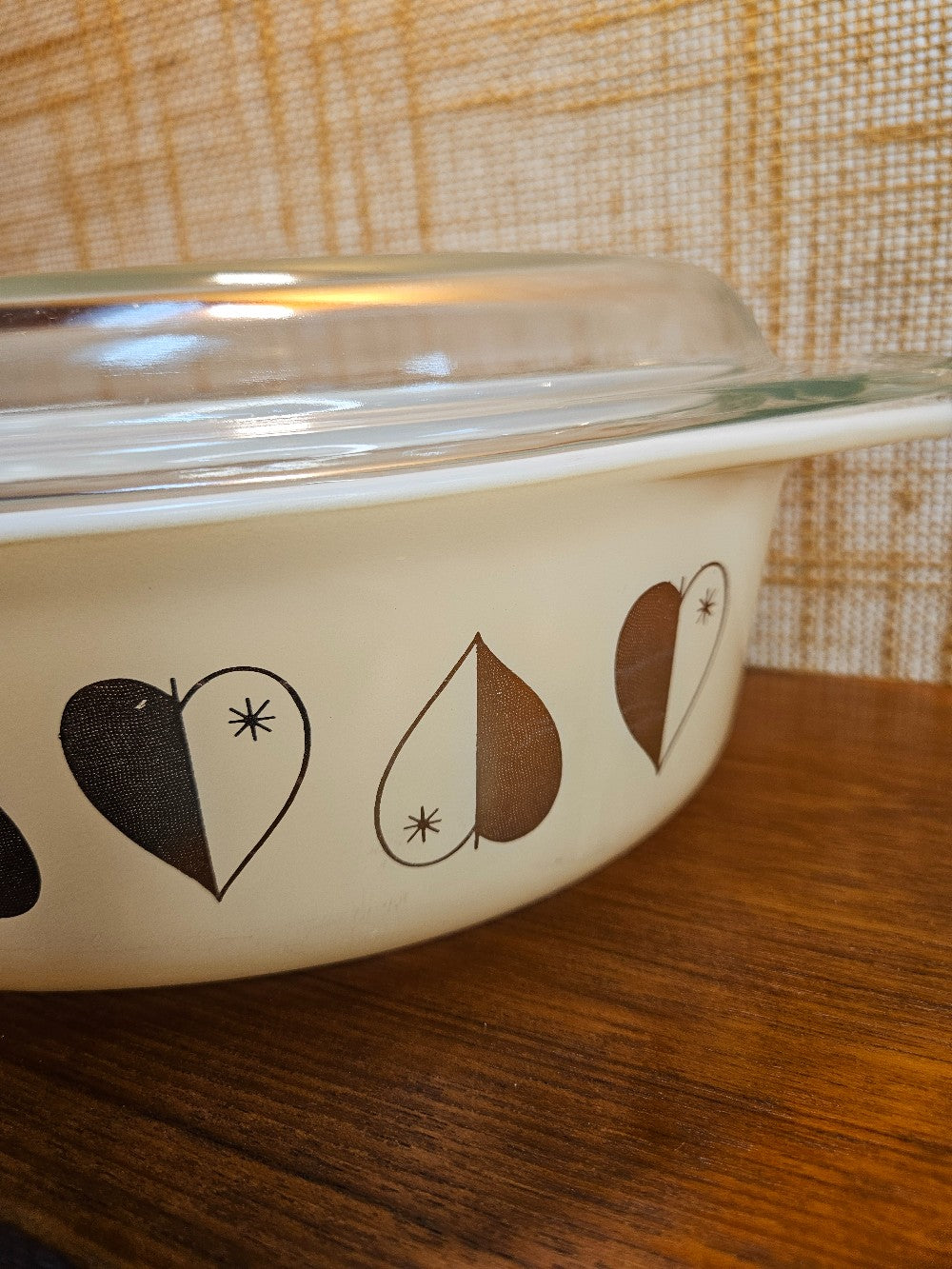 Pyrex 045 Golden Hearts with Lid and Cradle Warmer|12677