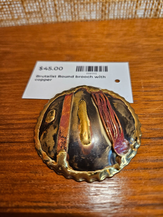 Brutalist Round brooch with copper|12857