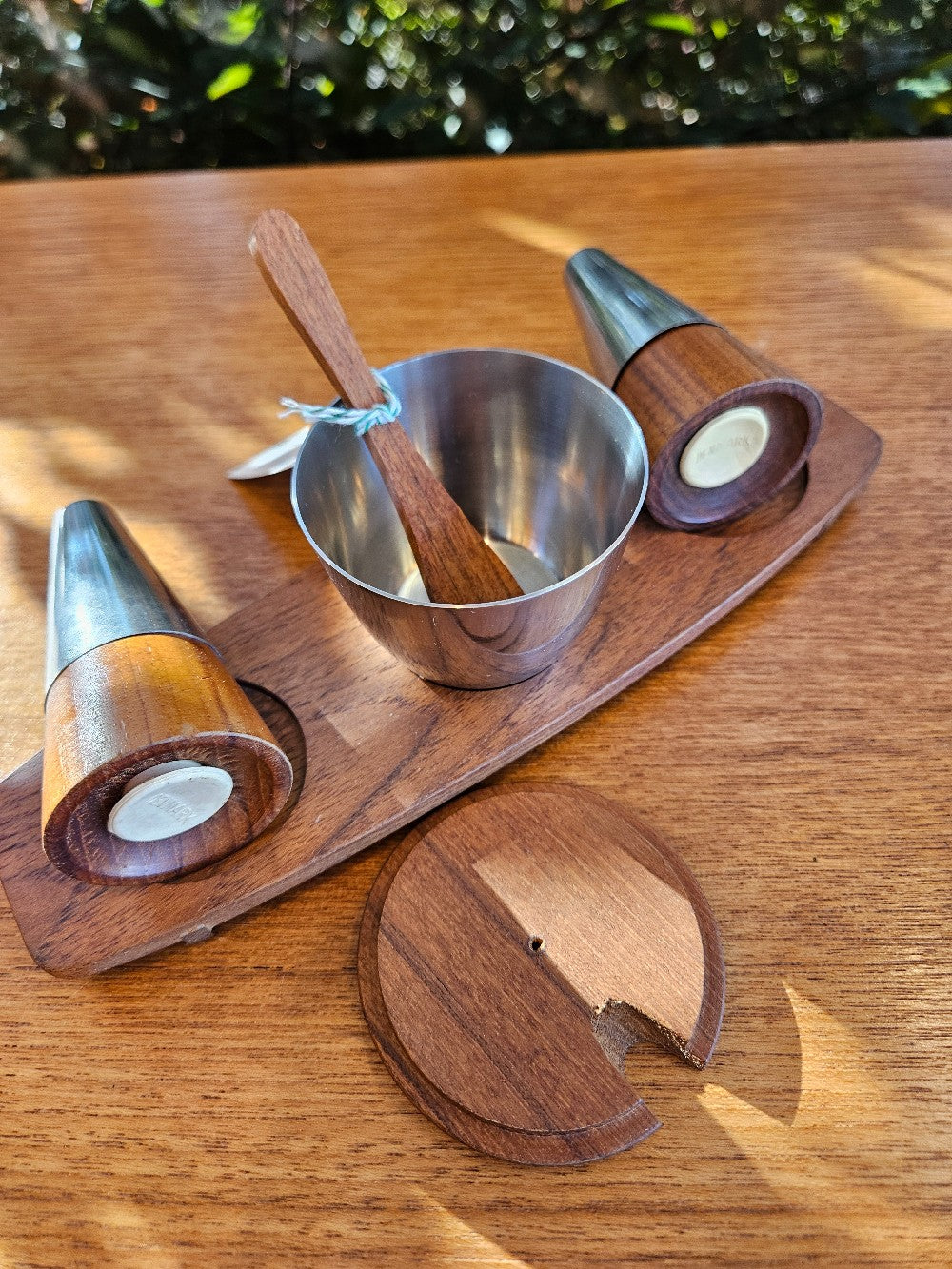 TEAK S&P, and middle condiment dish with spoon|10215