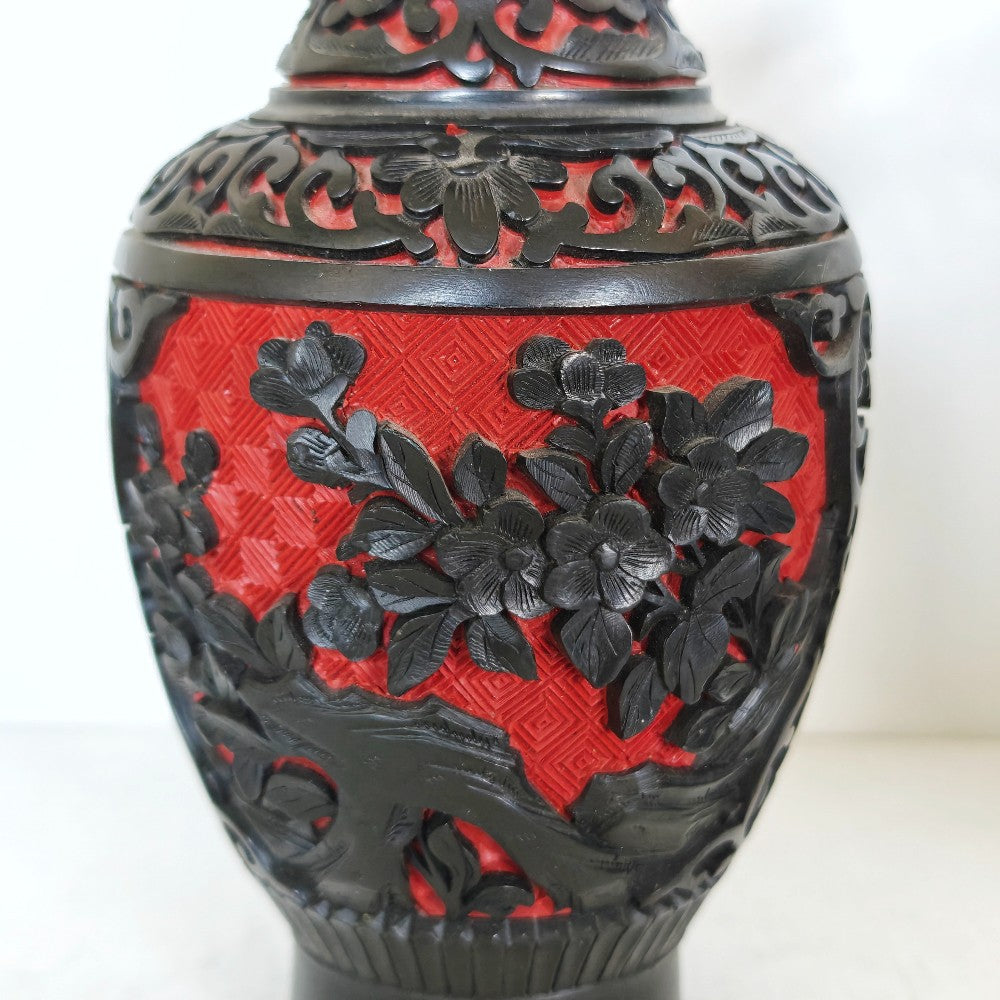 Black and red Cinnabar vase|13704