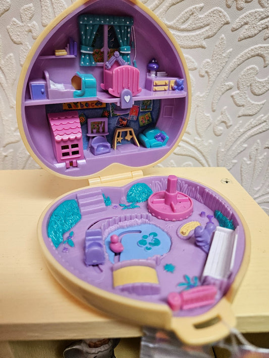 Polly Pocket Strollin’ Baby|12447