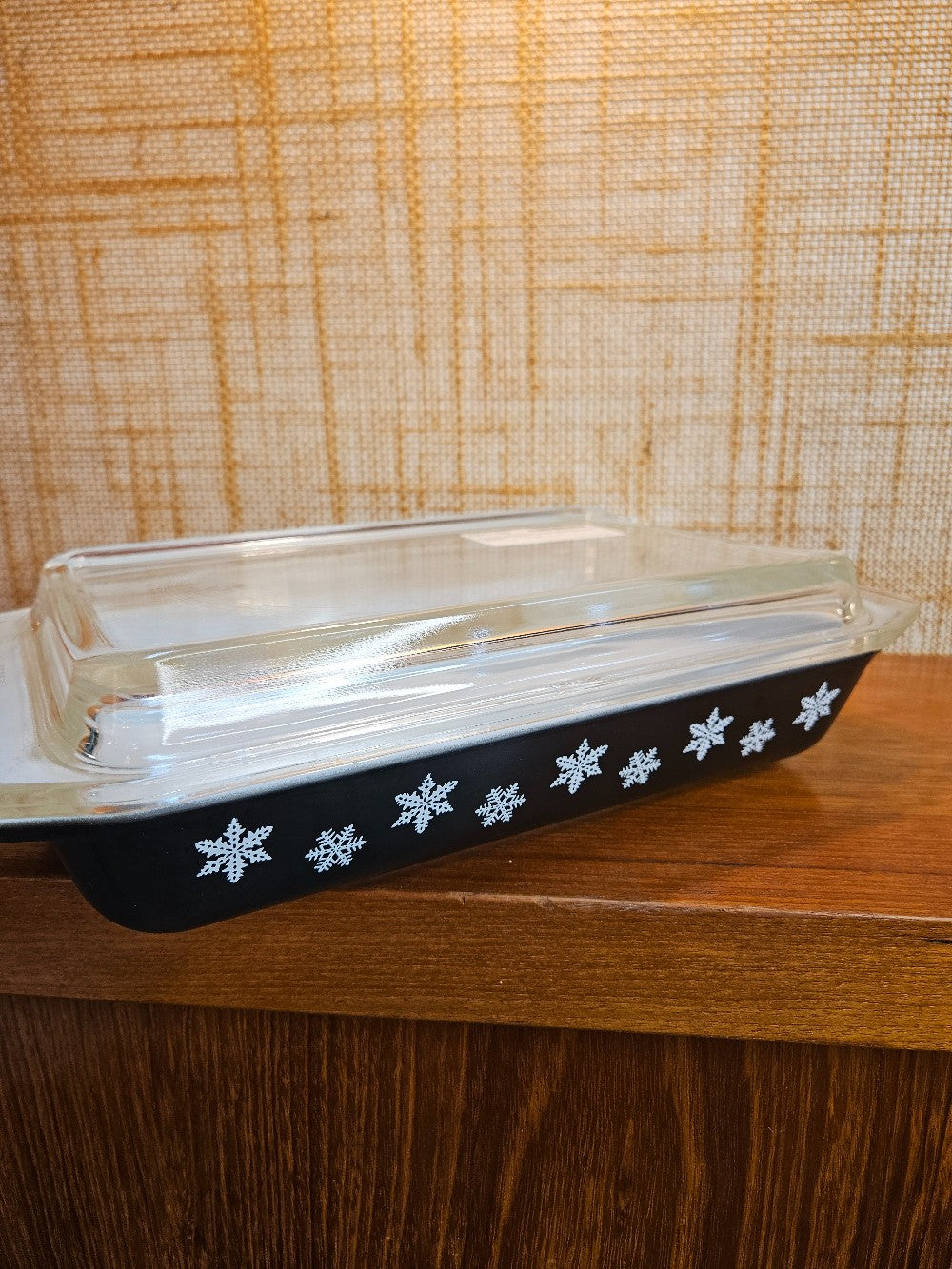 Pyrex Black Snowflake Space Saver|12694