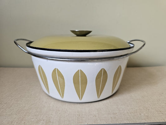 Catherineholm Butterscotch Lotus Dutch Oven|9914