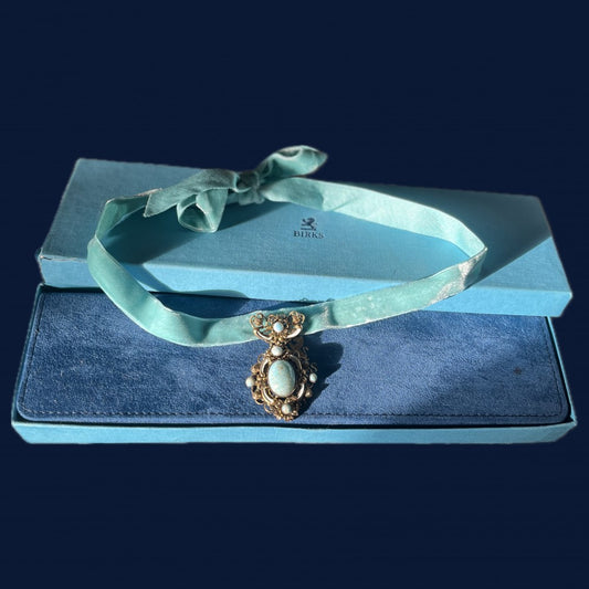 Vintage Choker: 1960s Brooch on 1920s Velvet Ribbon|11153