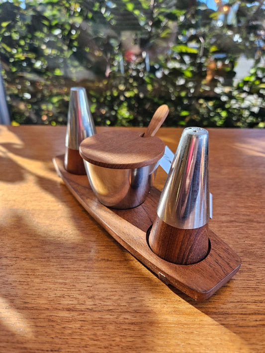 TEAK S&P, and middle condiment dish with spoon|10211