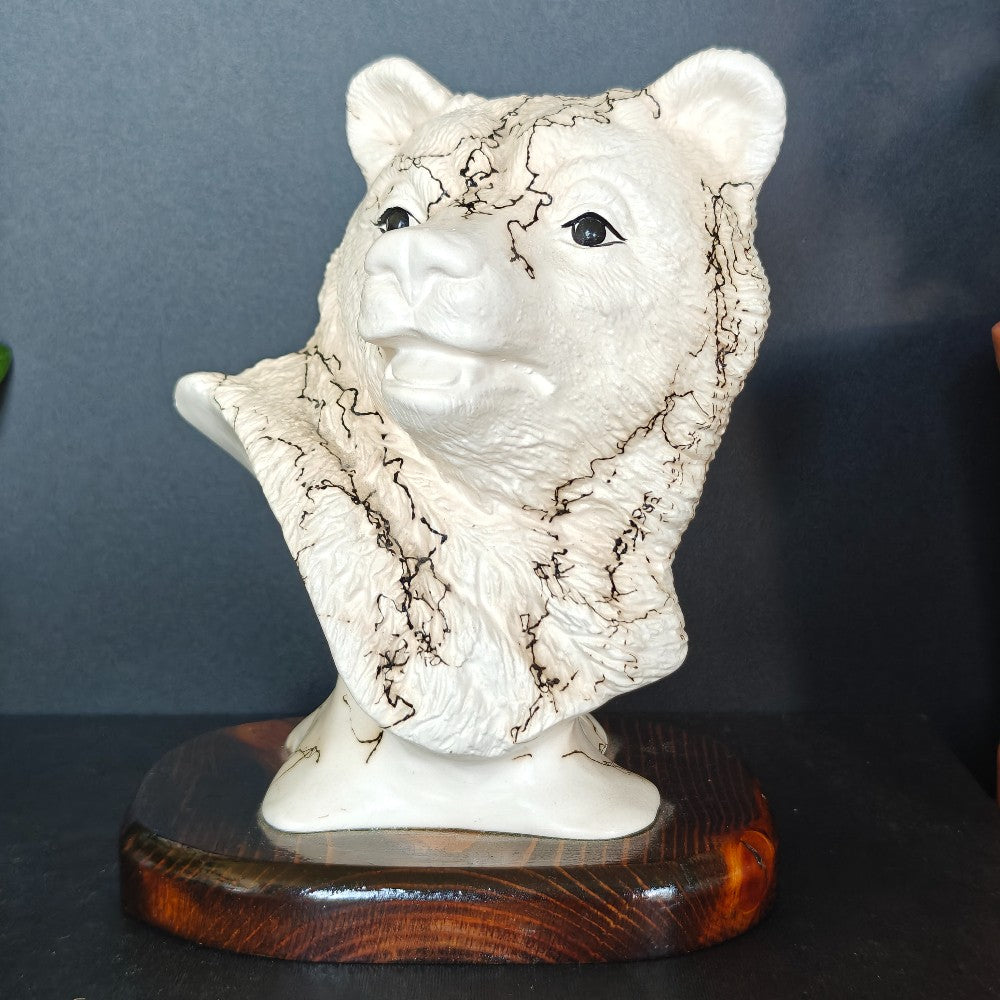 Horse hair ceramic bear head. Signed|13740