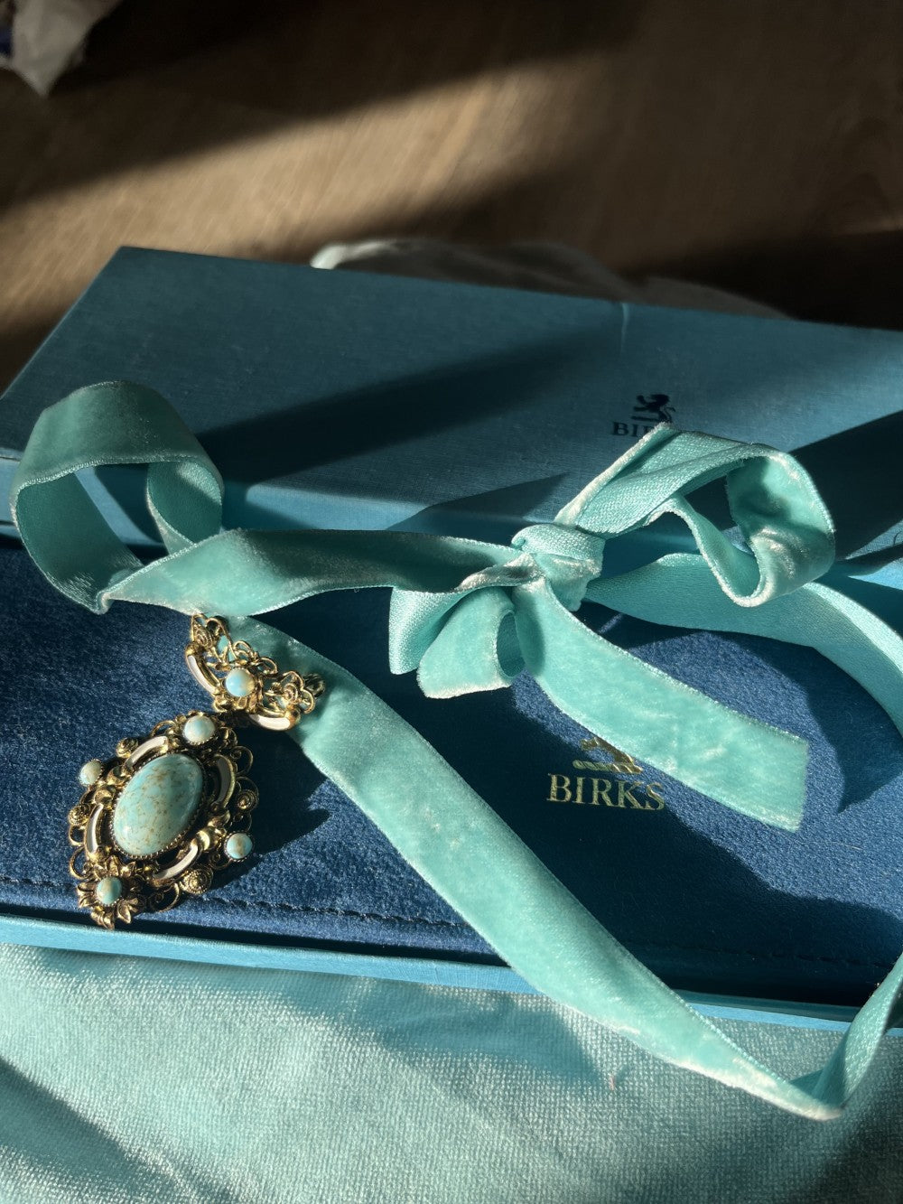 Vintage Choker: 1960s Brooch on 1920s Velvet Ribbon|11156