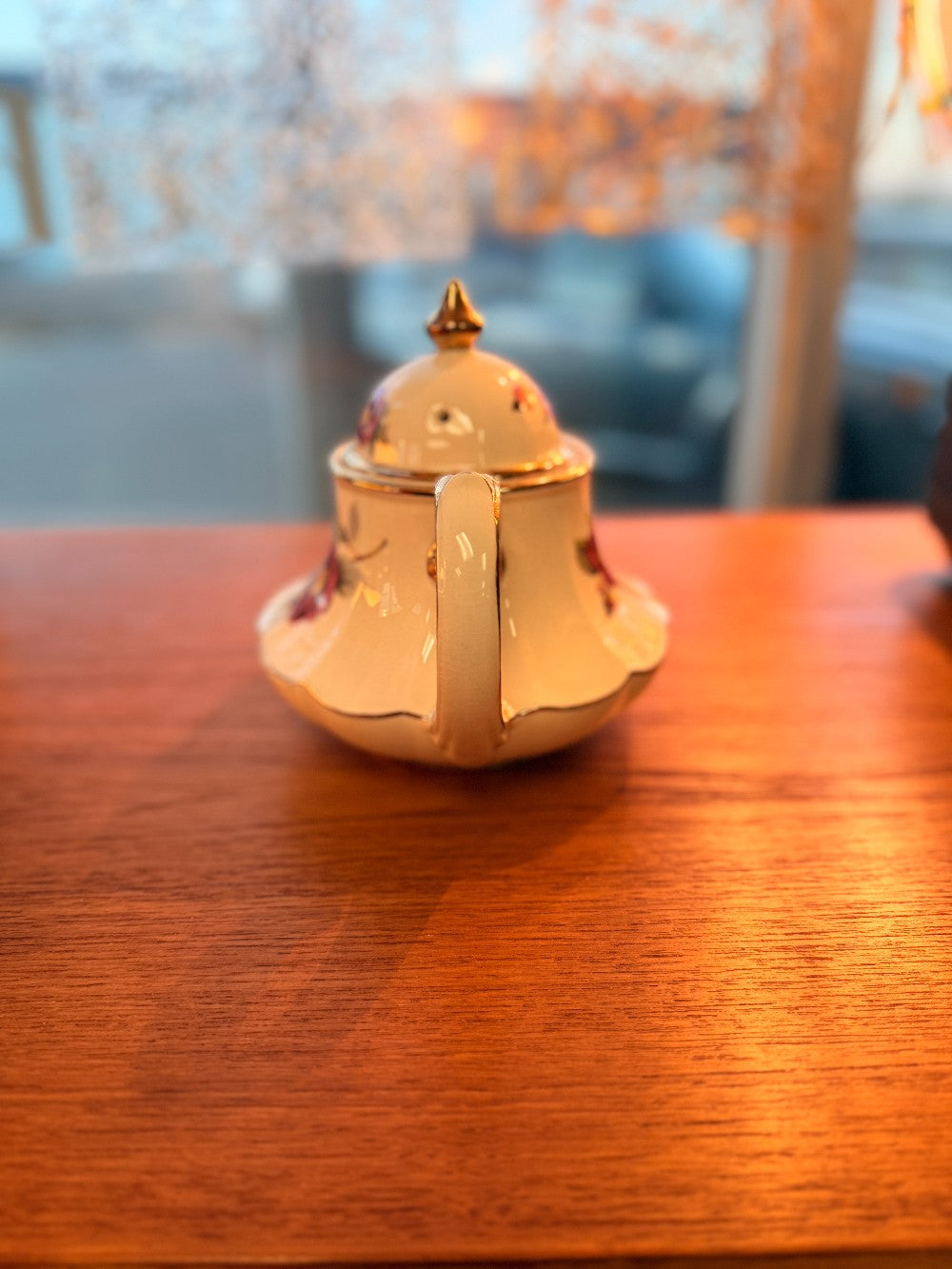 Vintage Sadler Carousel Teapot: Floral Bell Shape|10122