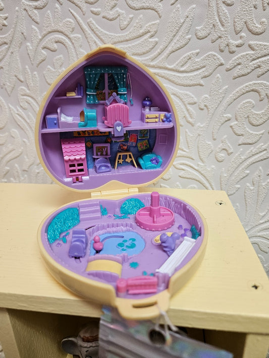 Polly Pocket Strollin’ Baby|12446
