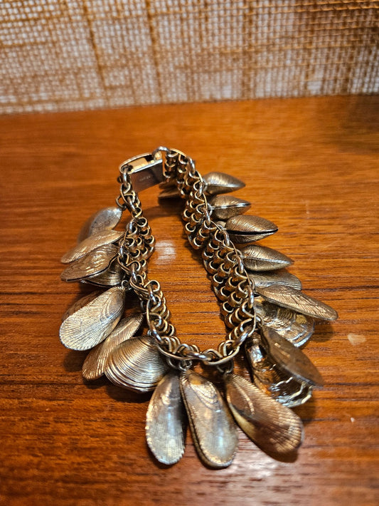 Napier Metal Gold Tone Sea Shell Charm Bracelet|12838