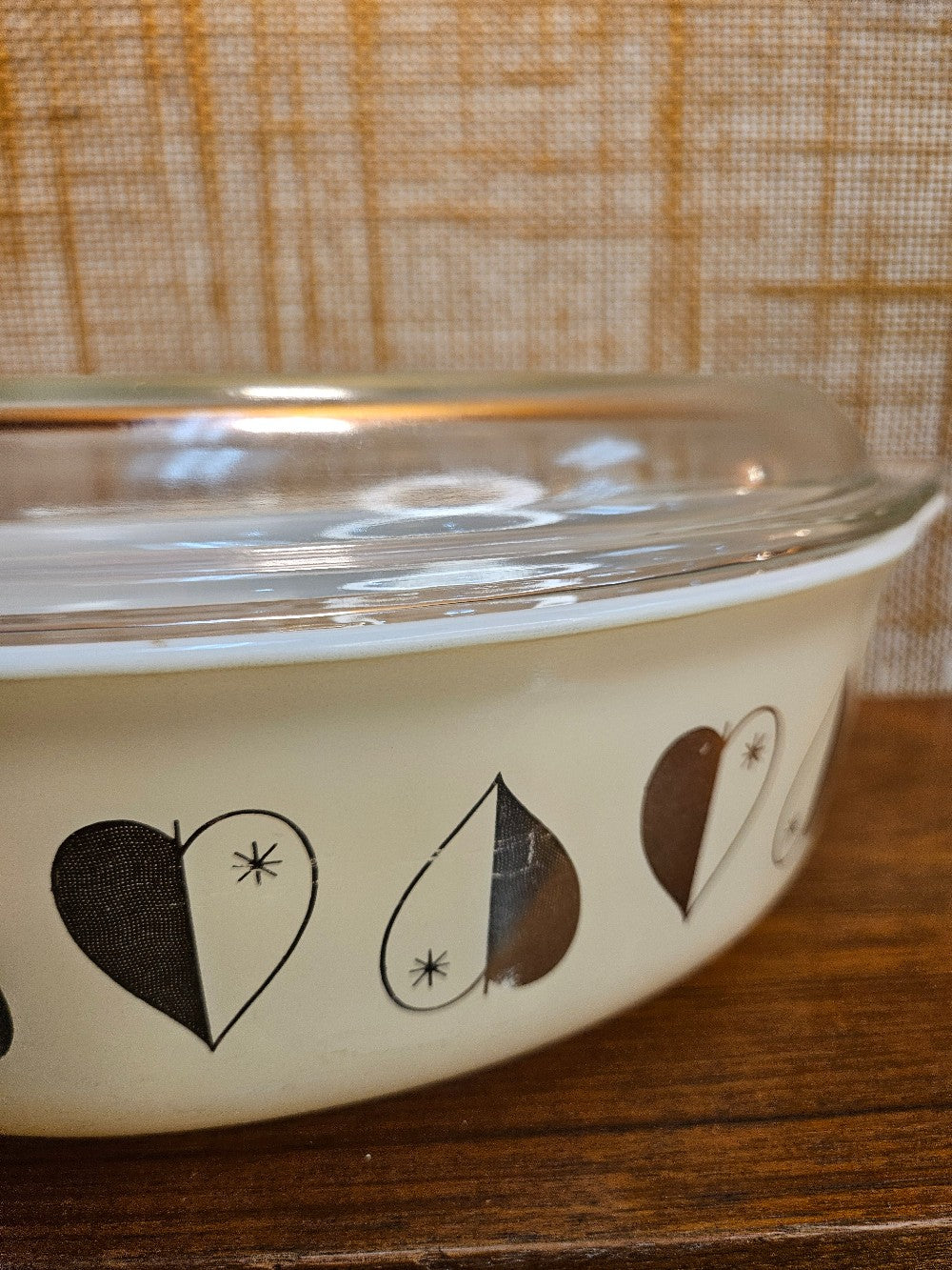 Pyrex 045 Golden Hearts with Lid and Cradle Warmer|12676