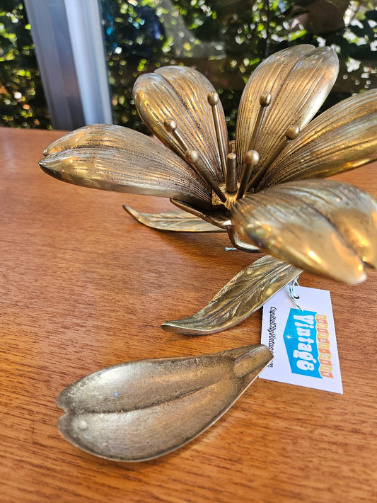 RARE Brass Flower Petal Ashtray|10144