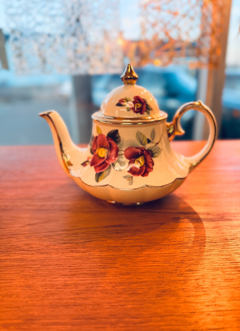 Vintage Sadler Carousel Teapot: Floral Bell Shape|10123