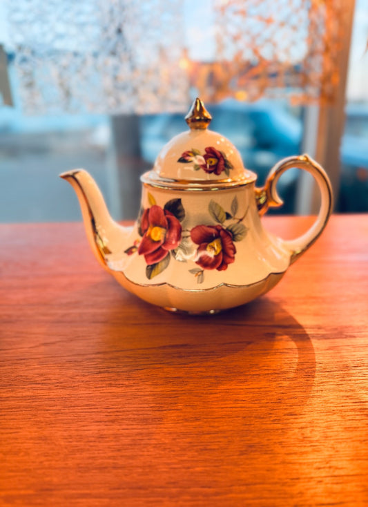 Vintage Sadler Carousel Teapot: Floral Bell Shape|10123