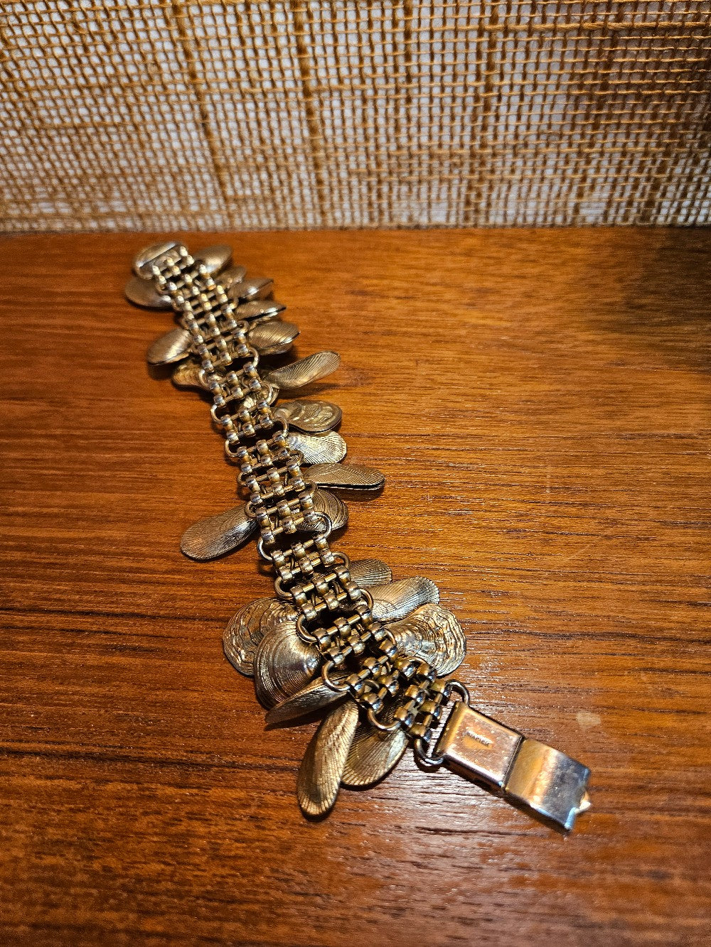 Napier Metal Gold Tone Sea Shell Charm Bracelet|12841