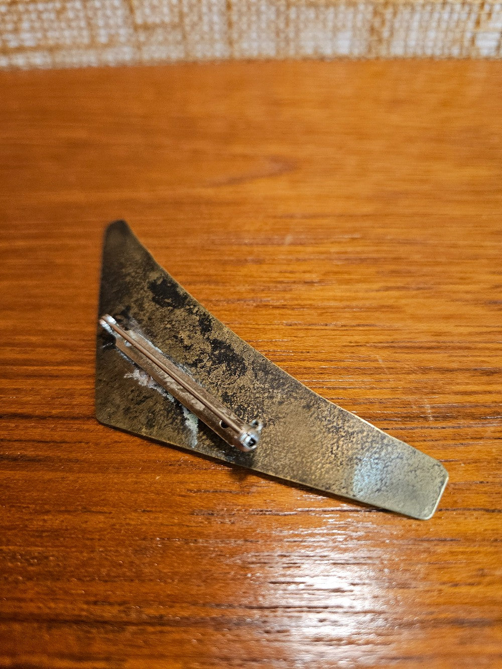 Brutalist Gold in Color Metal Angular Brooch with Bird|12861